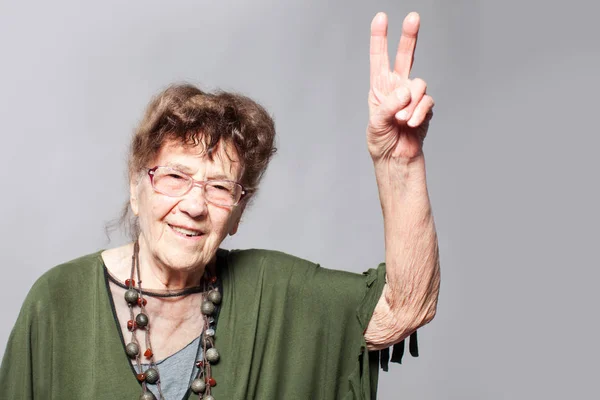 Стильные Пожилые Женщины Лет Студийный Снимок Бабушка — стоковое фото