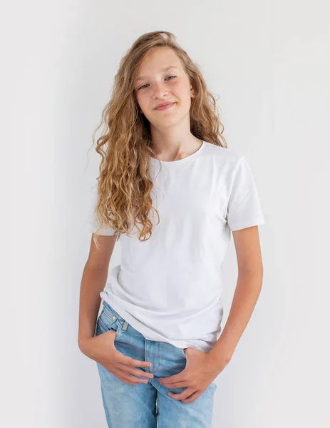 Portrait smiling young girl teen — Stock Photo, Image