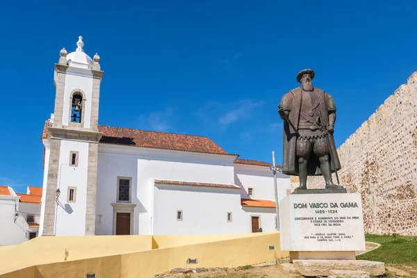 Statua Dell Esploratore Portoghese Vasco Gama Fronte Alla Chiesa Sines — Foto Stock