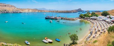 Panoramik Körfezi ve Lindos Beach'te. Rhodes, Yunanistan
