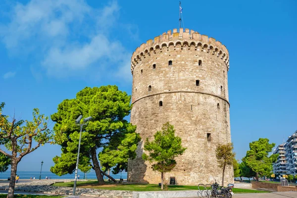 Selanik'te sahildeki Beyaz Kule'ye (Lefkos Pyrgos). Macedonia, Yunanistan