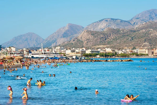 Pláž v Ierapetra. Hrabství Lasithi, Kréta, Řecko — Stock fotografie