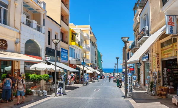 Пешеходная улица в Ираклионе. Крит, Греция — стоковое фото