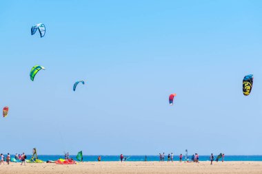 Prasonisi plajında kiteboardlar. Rodos, Yunanistan