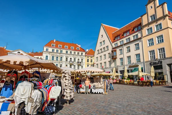 Blick auf den Rathausvorplatz. tallinn, estland — Stockfoto