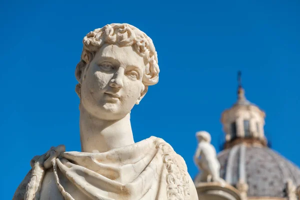 Statue en marbre. Palerme, Sicile, Italie — Photo