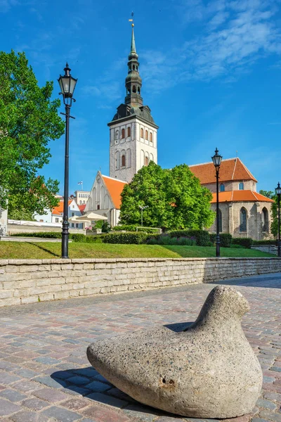 Rua pedonal em Tallinn. Estónia — Fotografia de Stock