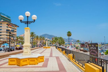 Fuengirola'daki gezinti sevesi. Endülüs, İspanya