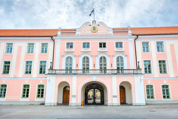 议会大厦。塔林， 爱沙尼亚 — 图库照片