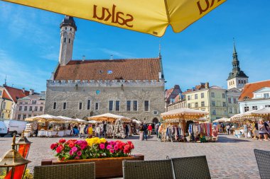 Belediye Meydanı manzarası. Tallinn, Estonya