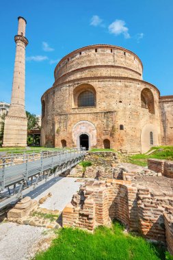 Selanik 'teki Galerius mozolesine bakın. Makedonya ve Yunanistan