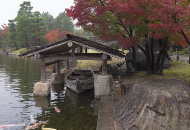 Japon tekne bir gölgelik su altında