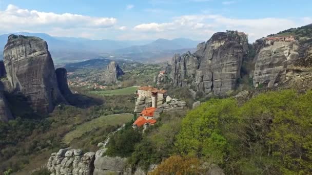 Meteora Rocas Grecia Vista Panorámica Valle Tesalia Con Monasterios Acantilado — Vídeo de stock
