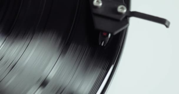 Reflexní rotující gramofonová položka, pohled na zaostřená. — Stock video