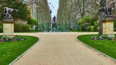 Grand Rond ya da Boulingrin (Bowling Green) Fransa 'nın Toulouse kentinde bulunan bir halk bahçesi. Çapı dört büyük koridor, Jules-Guesde, Francois-Verdier, Paul-Sabatier ve Frederic-Mistral..