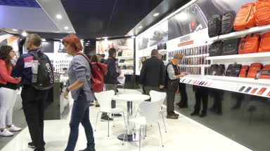 IFA, Berlin - 5 Eylül: Pavilions Ferrari, Bmv, tahmin, Karl Lagerfeld, Cerruti Uluslararası Sergisi Berlin, Messe, Almanya Radyo.