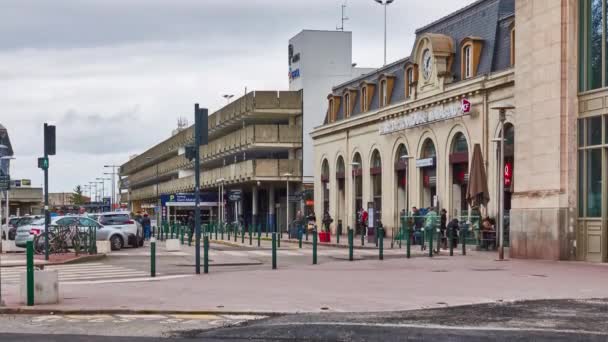 Toulouse, Frankrike - mars 14 2018: Timelapse: Toulouse-Matabiau är centralstationen. Stationen ligger på Bordeauxsete, Toulousebayonne, Brive-Toulouse (Capdenac) och Toulouse-Auch järnväg. — Stockvideo