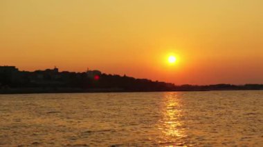 Nessebar, Bulgaristan Karadeniz kıyısında kasabasında güzel gün batımı.