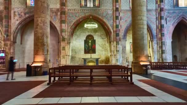 TOULOUSE, FRANKRIKE - 20 MARS 2018: timelapse relik av Thomas Aquinas, Kyrkan Jacobins är en avskild romersk-katolska kyrkan ligger. I början av 21-talet är det museum. — Stockvideo