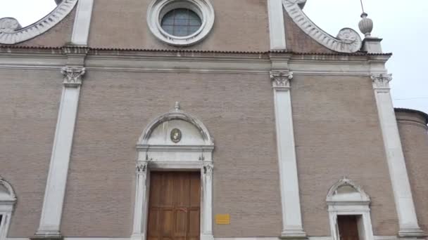 Ferrara, Italia: Chiesa di San Benedetto in Corso Porta Po . — Video Stock