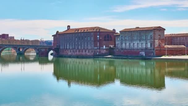 Museu de História da Medicina de Toulouse, França, criado em 1983. Museu está localizado no Hotel Assezat, que abriga sociedades aprendidas. Ele compartilha Viguerie Wing com o Museu de Instrumentos Médicos. — Vídeo de Stock