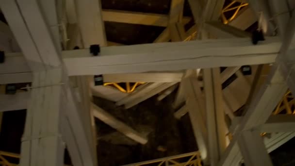 WIELICZKA, POLOGNE - 4 JANVIER 2016 : La mine de sel de Wieliczka, située dans la ville de Wieliczka dans le sud de la Pologne, se trouve dans la région métropolitaine de Cracovie . — Video