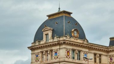 Toulouse, Fransa - 14 Mart 2018: Timelapse: Toulouse-Matabiau ana tren istasyonu değil. Bordeauxsete, Toulousebayonne, Brive-Toulouse (Capdenac) ve Toulouse-Auch Demiryolu istasyonu bulunmaktadır.