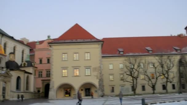 Wawel Complejo Arquitectónico Fortificado Construido Orilla Izquierda Del Río Vístula — Vídeo de stock