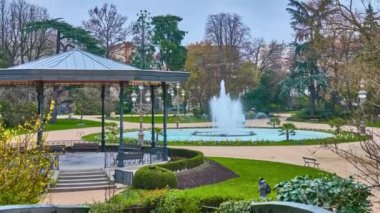 Grand Rond ya da Boulingrin (Bowling Green) Fransa 'nın Toulouse kentinde bulunan bir halk bahçesi. Çapı dört büyük koridor, Jules-Guesde, Francois-Verdier, Paul-Sabatier ve Frederic-Mistral..