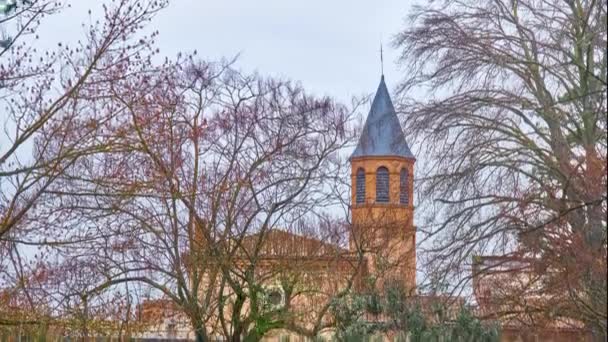 Tower of Church Saint Exupere Parish on 6 Lamarck Street near Museum of Toulouse, France. — Stock Video