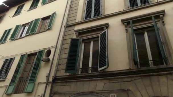 Улица Борго ла Кроче во Флоренции, Италия . — стоковое видео