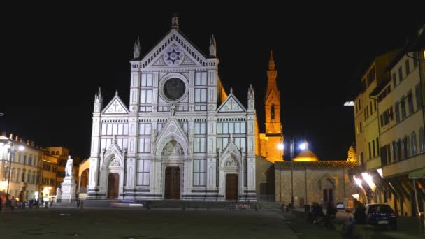 Basílica de Santa Cruz (Templo das Glórias Italianas) é a principal igreja franciscana em Florença, Itália, basílica menor da Igreja Católica Romana. É lugar de enterro de Michelangelo, Galileu . — Vídeo de Stock