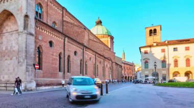 Timelapse Vicenza Katedrali Vicenza, Veneto, Kuzey İtalya'daki Katolik Katedrali var. Bishop koltuğum ve Meryem Ana duyuru için adanmış.