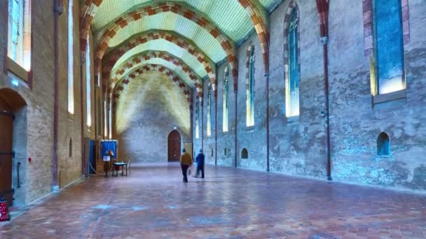 Toulouse, Franciaország - március 20 2018: timelapse templom jakobinusok deszakralizált római katolikus templom található. Thomas Aquinas emlékei vannak ad otthont. 21. század elején ez a Múzeum. — Stock videók