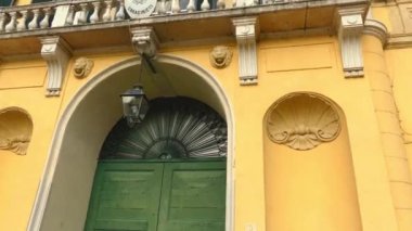 Palazzo Ducale Parma, İtalya'da şu anda Arma dei Carabinieri için ev, Ottavio Farnese tarafından 1561 inşa edilmiş ve Vignola projeye göre inşa.