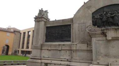 Giuseppe Verdi Parma, İtalya için anıt merkezi altar. Bugün Piazzale della Pace, Palazzo della Pilotta yakınındaki yer alır.