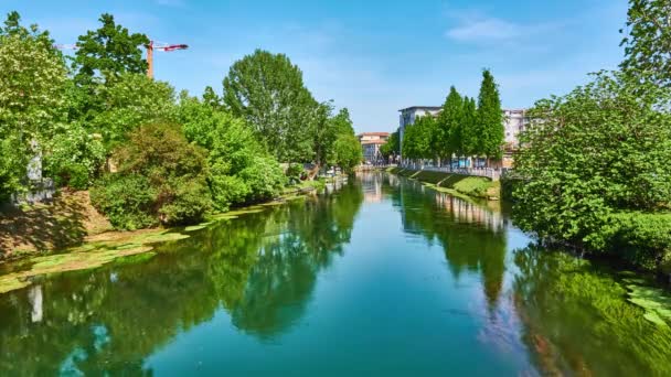 Rio Sile em Treviso, Veneto, norte da Itália . — Vídeo de Stock