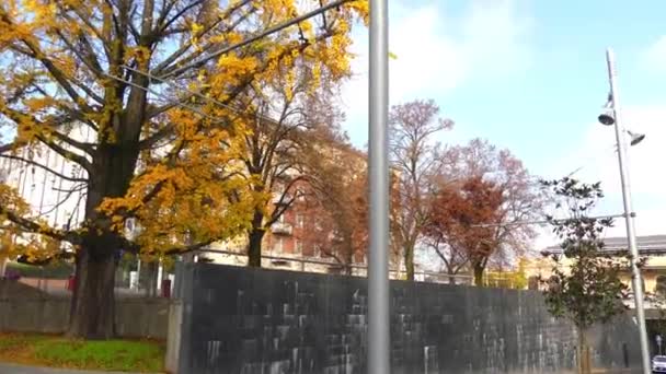 Monumento a Vittorio Bottego em Parma, Itália. Vittorio Bottego foi um oficial do exército italiano e um dos primeiros exploradores ocidentais de Jubaland no Chifre da África, onde liderou duas expedições. . — Vídeo de Stock