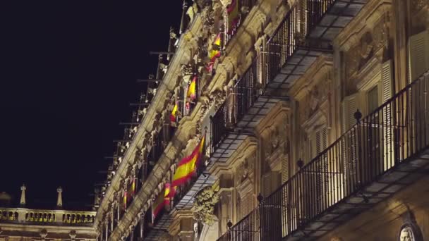 スペイン サラマンカのマヨール広場 中央広場 公共広場として使用サラマンカの中心部にある大広場です それは伝統的なスペインのバロック様式で建てられた 人気エリアの収集 — ストック動画