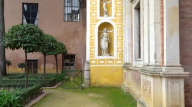 Sevilla, İspanya, daimi ikamet Medinaceli Dukes, Rönesans İtalyan ve Mudéjar stilleri, prototip Endülüs Sarayı'nın Endülüs sarayda La Casa de Pilatos (Pilate ev) olduğunu.