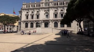 PORTO, PORTUGAL - 12 Nisan 2017: Porto Belediyesi, Portekiz 'deki Porto Belediye Binası' nın şimdiki binasıdır, Correia da Silva Mimarı tarafından tasarlandı ve 1920 yılında inşa edilmeye başlandı..