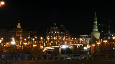 Moskova Nehri, Moskova, Rusya, Moskova Kremlin doğusunda yayılan beton kemer köprü Bolshoy Moskvoretsky köprüdür. Zamoskvorechye Bolshaya Ordynka Caddesi ile Kızıl Meydan Köprüsü bağlar.