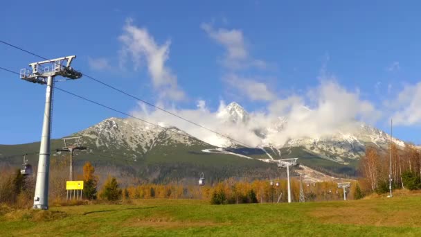 Cable car (teleferik) Tatranska Lomnica, yüksek Tatras, Slovakya. — Stok video