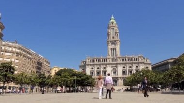 PORTO, PORTUGAL - 12 Nisan 2017: Porto Belediyesi, Portekiz 'deki Porto Belediye Binası' nın şimdiki binasıdır, Correia da Silva Mimarı tarafından tasarlandı ve 1920 yılında inşa edilmeye başlandı..