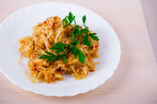 Braised Cabbage Parsley White Plate Table — Stock Photo, Image