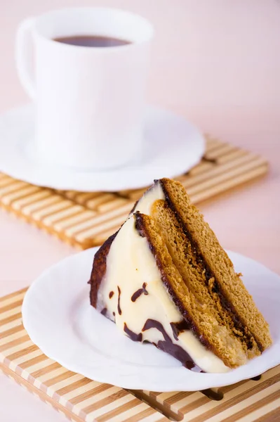 Piece Delicious Cake Sour Cream Icing Cup Strong Black Tea — Stock Photo, Image