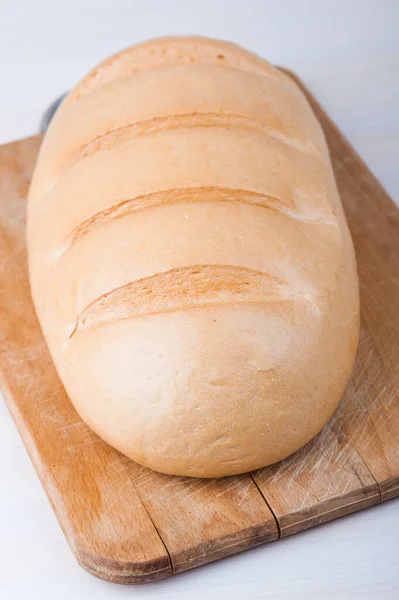 Άχυρο Από Λευκό Ψωμί Σιταριού Ξαπλωμένο Μια Παλιά Ξύλινη Επιφάνεια — Φωτογραφία Αρχείου