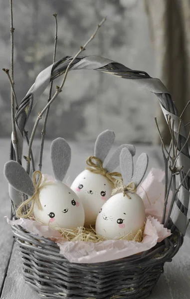 Easter Decoration Home Handmade Work Cute Eggshell Rabbit Basket Beautiful — Stock Photo, Image