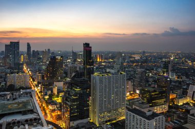 Bangkok, Tayland - 20 Ocak 2017: Gökdelenler orta bölge Bangkok üstten görünüm Sunset'teki, Bangkok, Tayland
