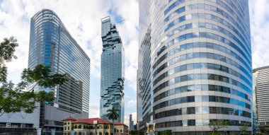Bangkok, Tayland - 26 Ocak 2017: Bangkok, Tayland Silom/Sathorn merkezi iş bölgesinde modern binalar görünümünü